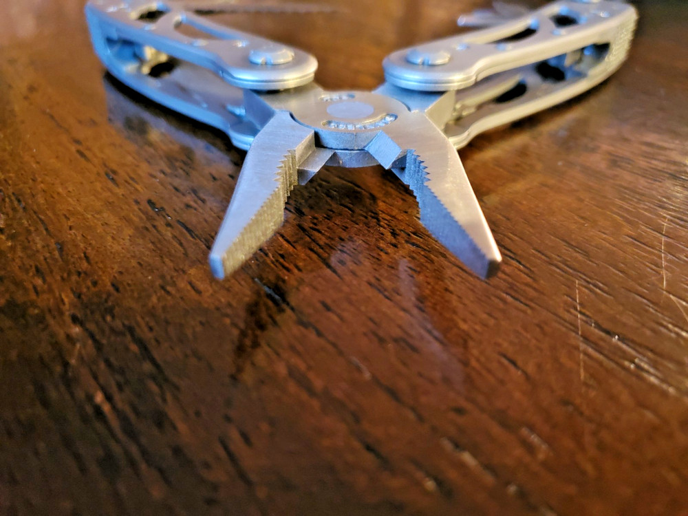Duluth Trading Co 2CR Stainless Multi Tool Folding with case