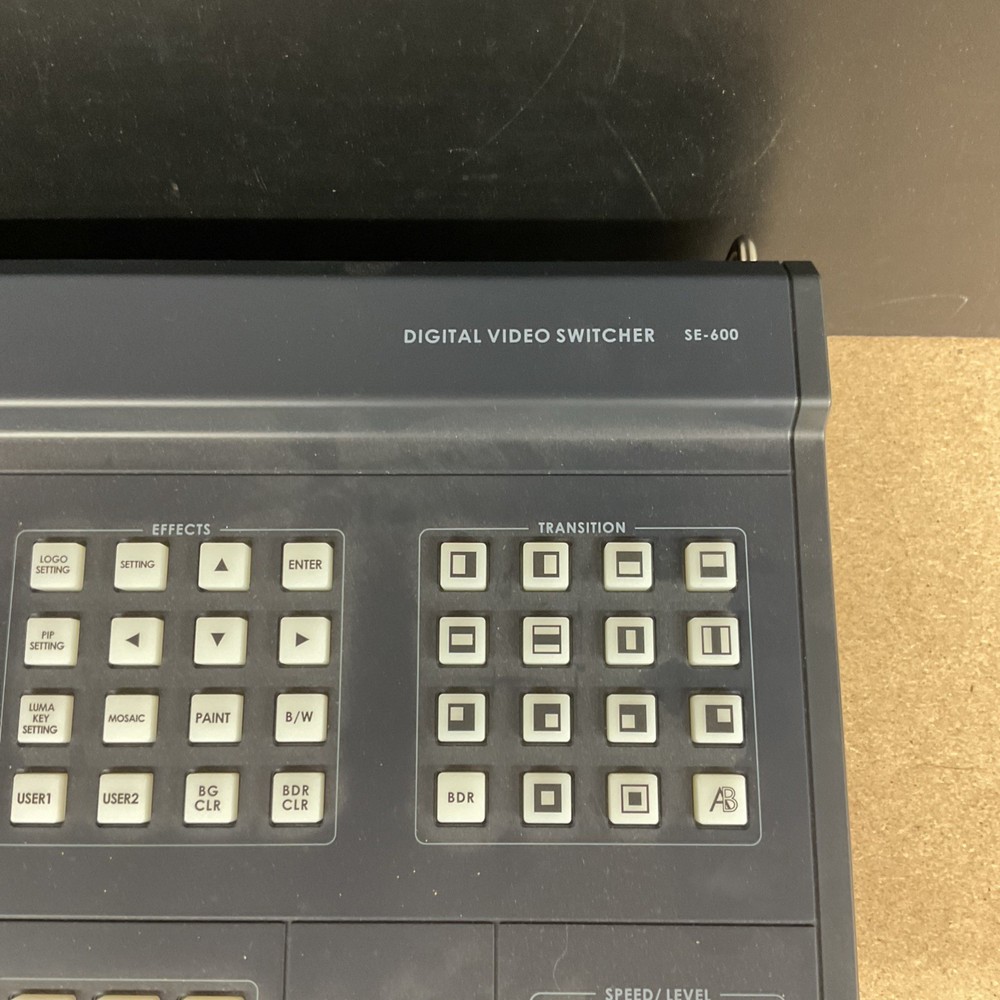 DataVideo Digital Video Switcher SE-600