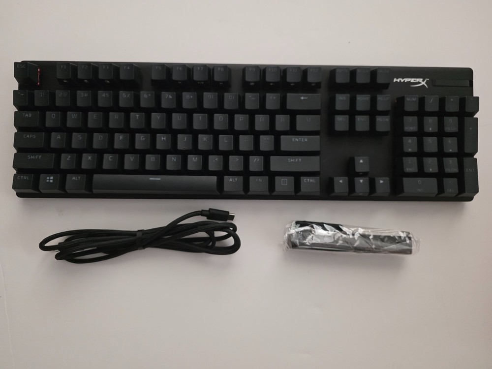 HyperX Bundle (Cloud Alpha Wireless, Alloy Origins PBT, Pulsefire Haste and Mat)