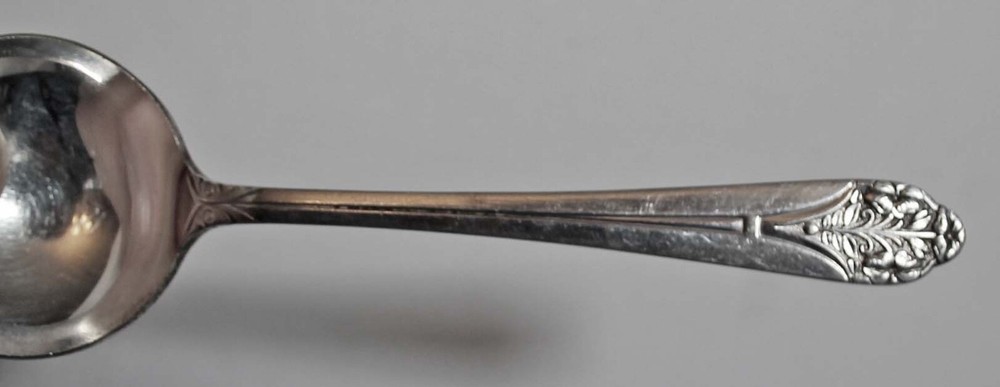 VNTG Oneida Silver Plate Claudia Soup Spoon