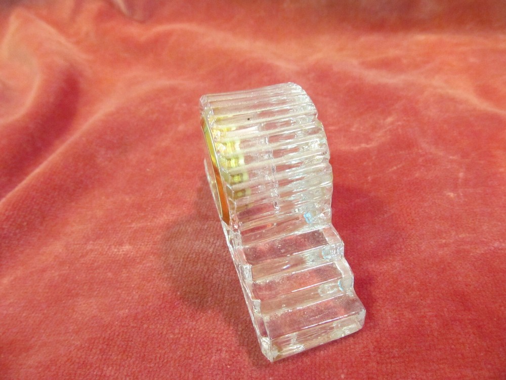ONE WORLD QUARTZ CRYSTAL GLASS CLOCK