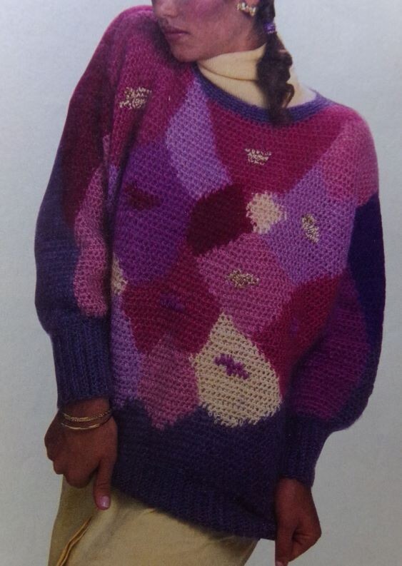 Flower Design Pullover  (#282-30)  vintage  crochet  pattern