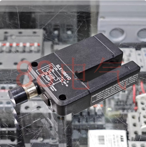1Pcs Used BANNER sensor SLE10B6VQ