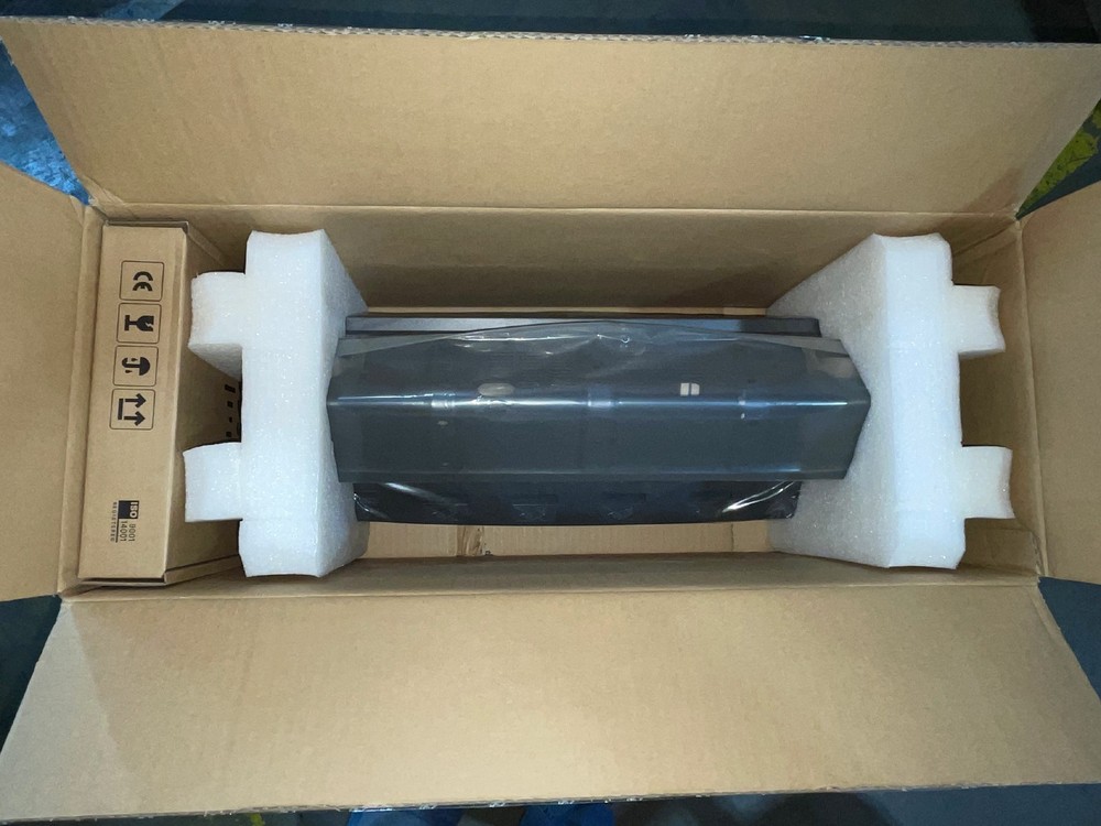Cisco CP-MCHGR-7925G-BUN Multi-Charger. Open box.