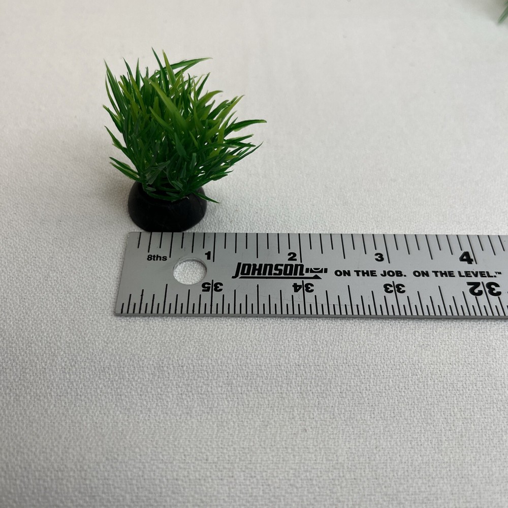 4 PC Xunyee Plastic Aquarium Plants
