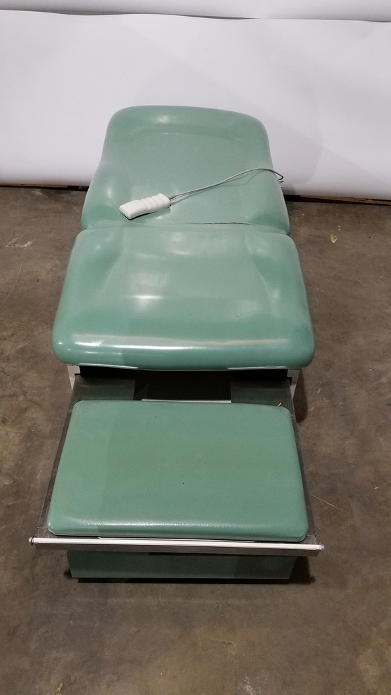 UMF 4070 Power Table With Hand Control