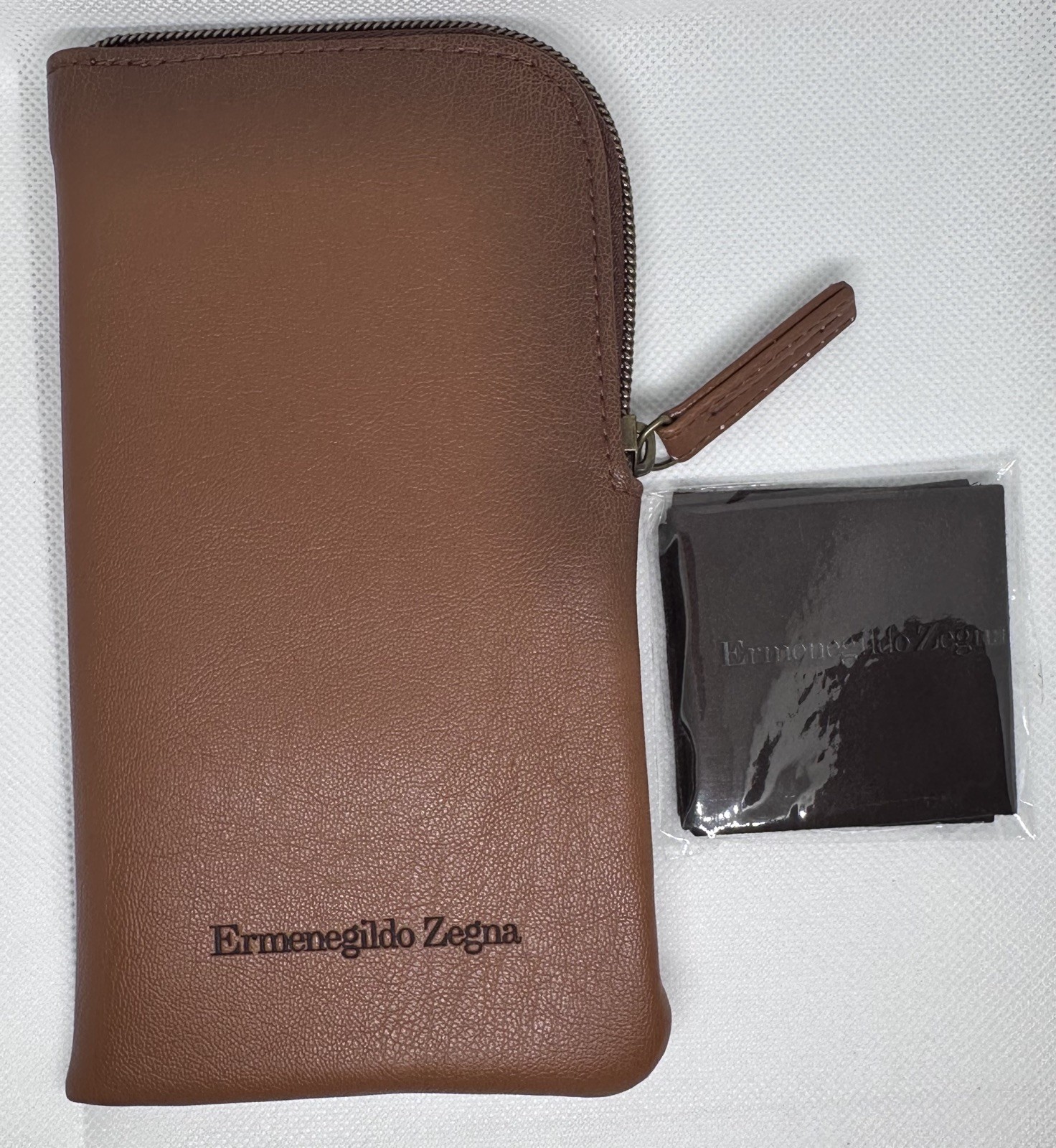 Authentic ERMENEGILDO ZEGNA Brown Leather Eyeglass Case with cleaning cloth OBO