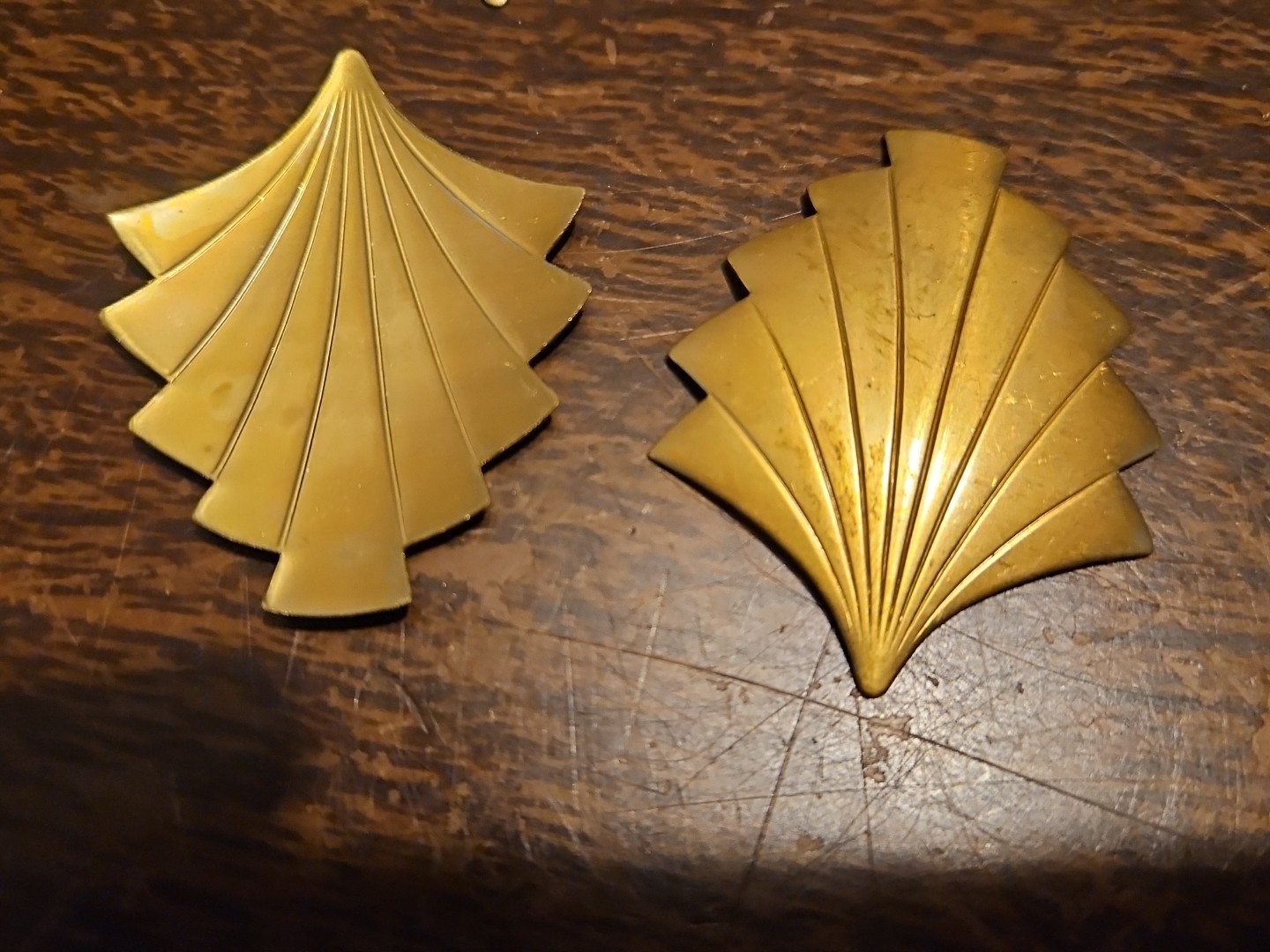 Lot Of 20 Leaves Shield France Vintage 60s Brass Stampings Findings Jewelry