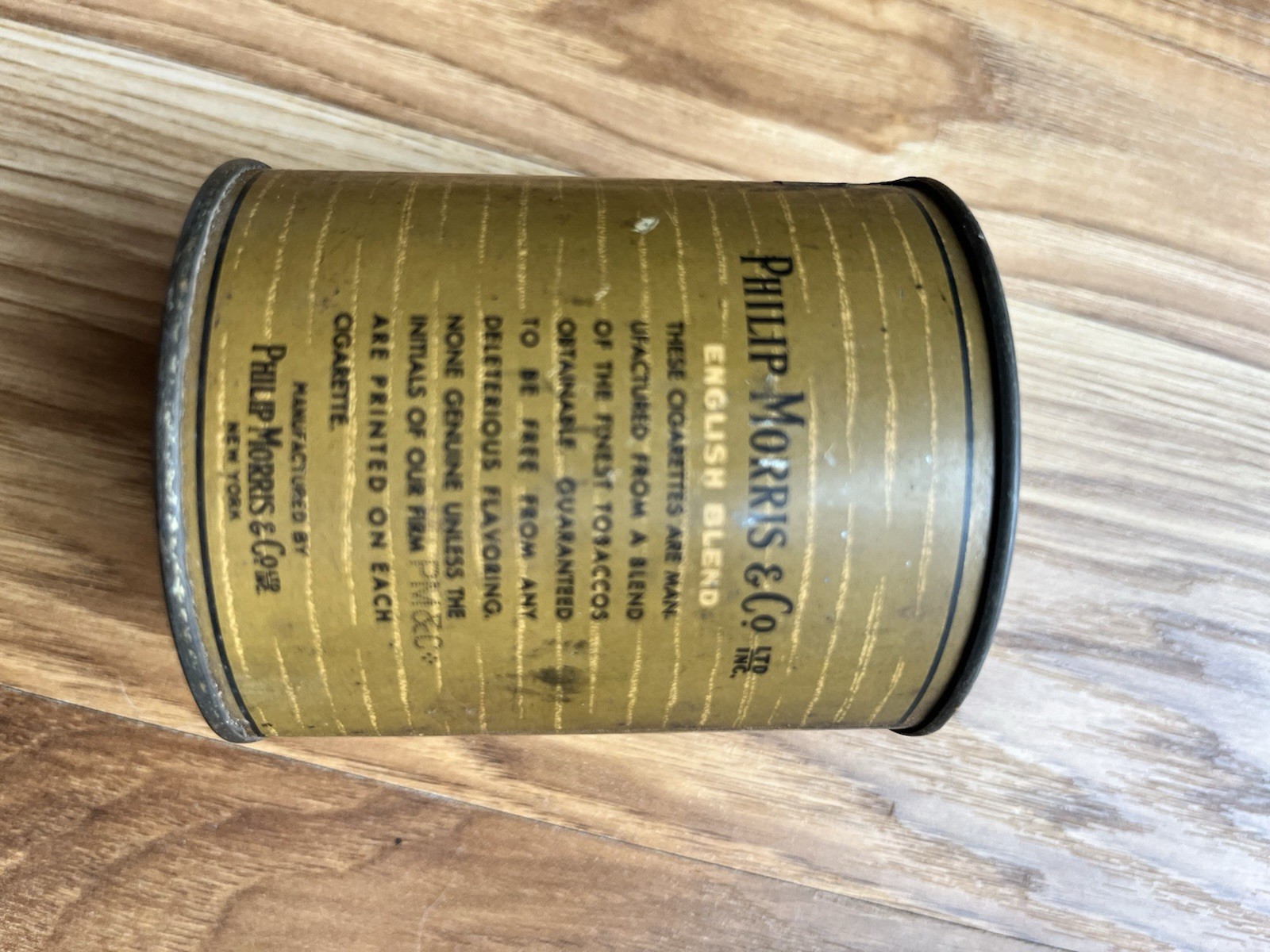 vintage phillip morris & co . cigarettes english blend metal tin