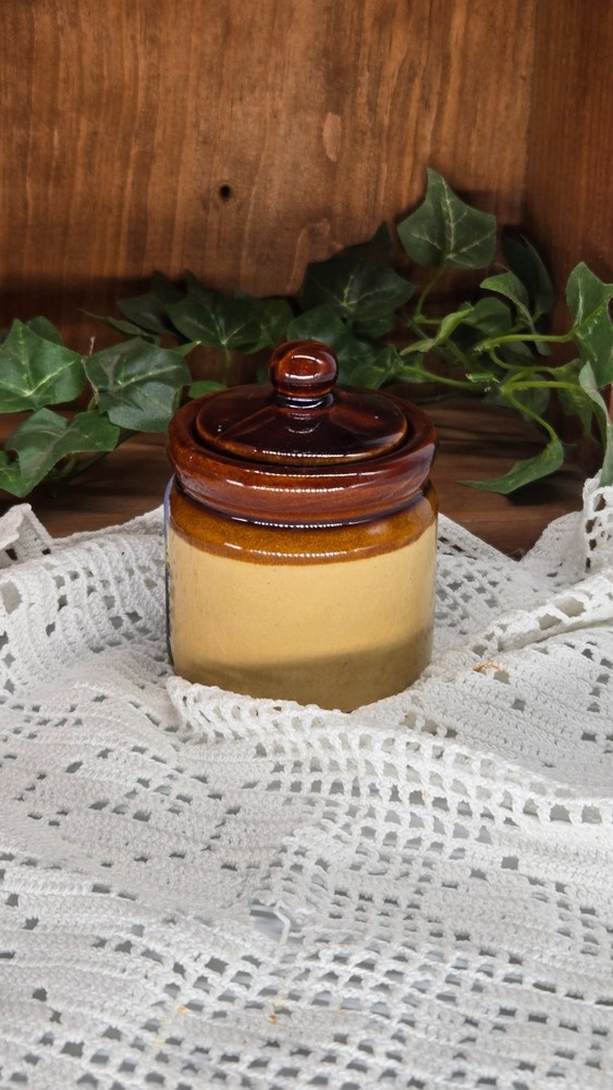 Stoneware ginger jar w/summer barn (26046) hand painted