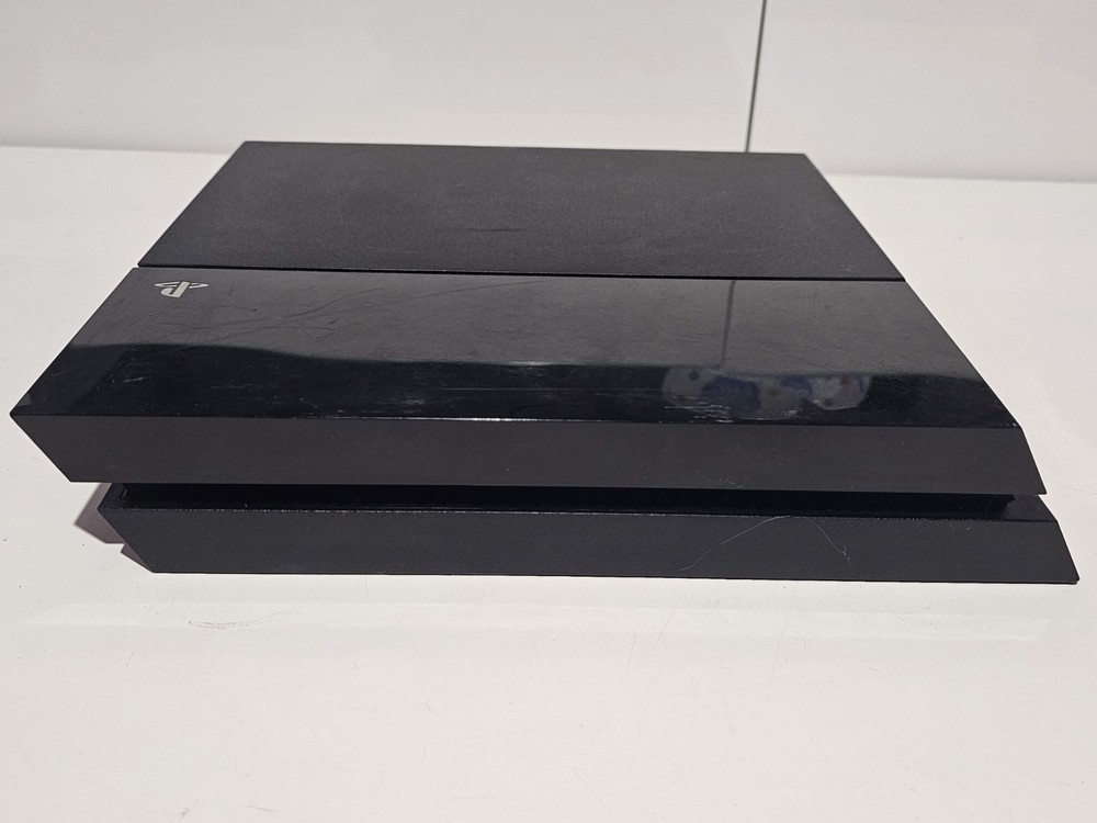 Sony PlayStation 4 PS4 Console – 500GB – Controller, Cables & 3 Games Bundle