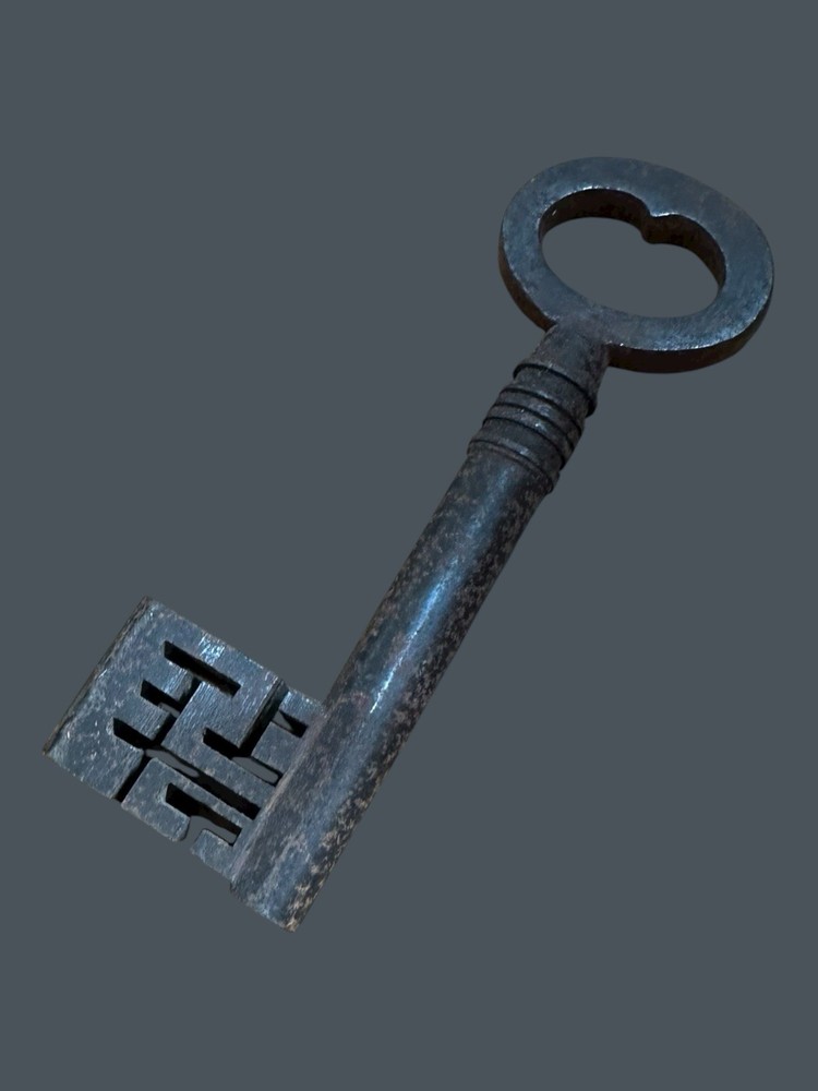 C1890 Bridge Ward Key - Good Condition