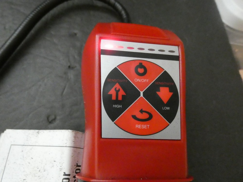 SNAP ON LEAK DETECTOR LEAK D TECTOR ACT725A