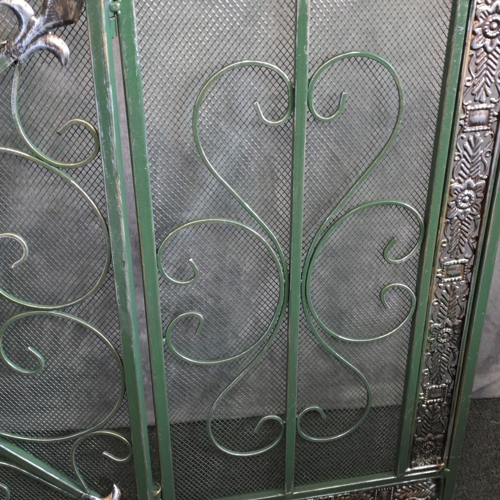 Metal Foldable Mesh Netting 3 Panel Fireplace Screen with Fleur De Lis and Scrol