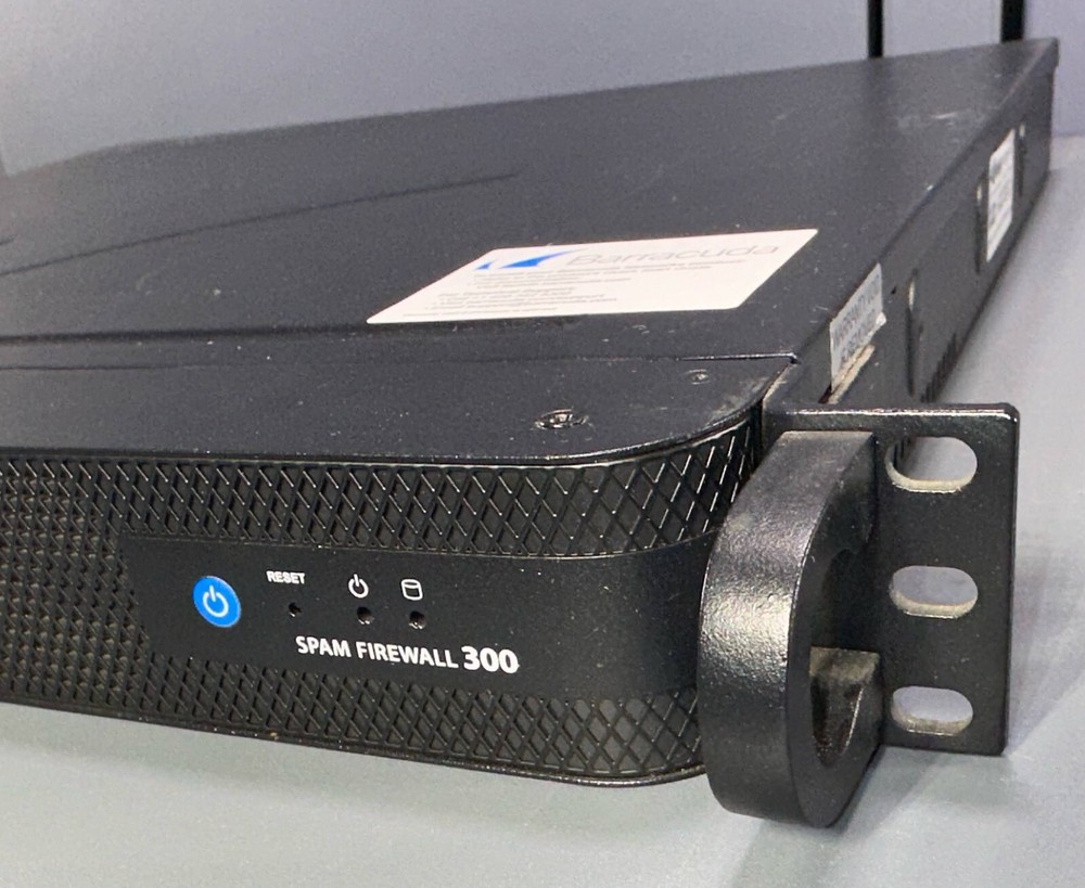 Barracuda Security Spam & Network Firewall 300 BSF300a SEE VIDEO!!