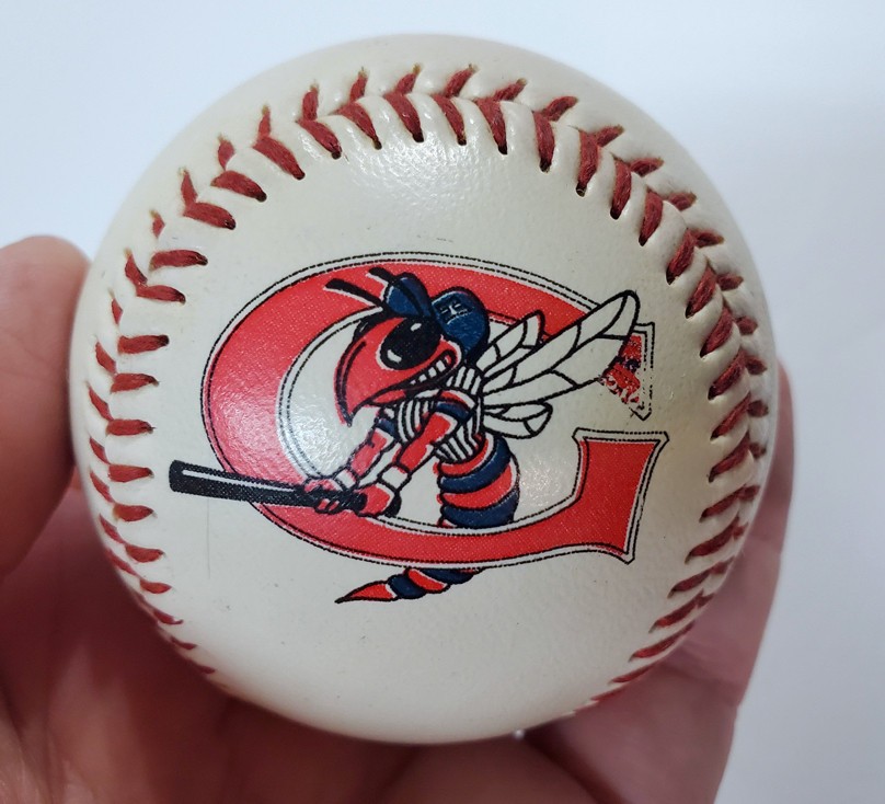 Vintage 1991 Autographed Baseball GREENSBORO HORNETS Mariano Rivera & 8 Others