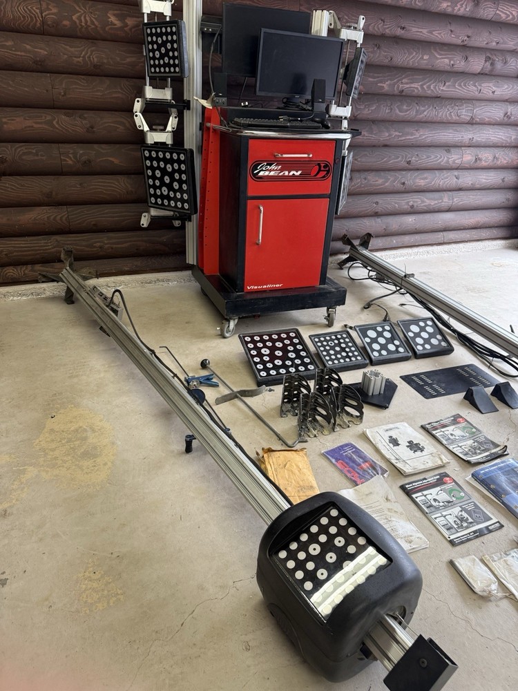 Snap on/ John Bean EEWA550A Wheel Aligner System With Accessories ￼