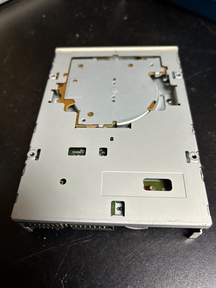 MITSUMI D359M3D 3.5" FLOPPY DRIVE - BEIGE FRONT PANEL