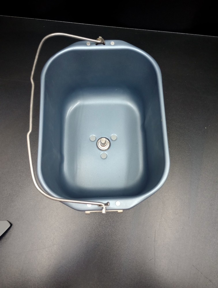 Toastmaster TBR15 Bread Machine Replacement Parts Pan & Paddle Set