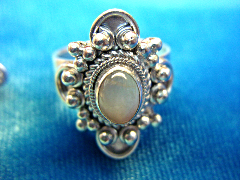 MOONSTONE RING & EARRING SET - SET IN STERLING SILVER - VERY ATTRACTIVE SET
