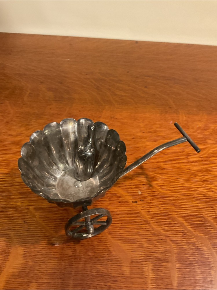 Raimond Silverplate Server Push Wagon Bowl Height 3-3/4” With Scoop.