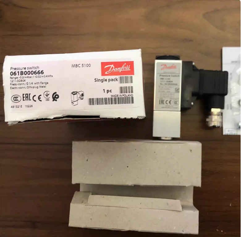 Danfoss MBC5100 061B000666 sensor