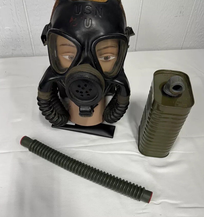 WW2 Gas Mask And Filters