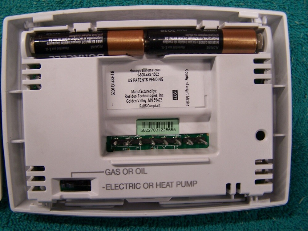 Honeywell RTH221B1039 7-day Programable Thermostat RTH221B