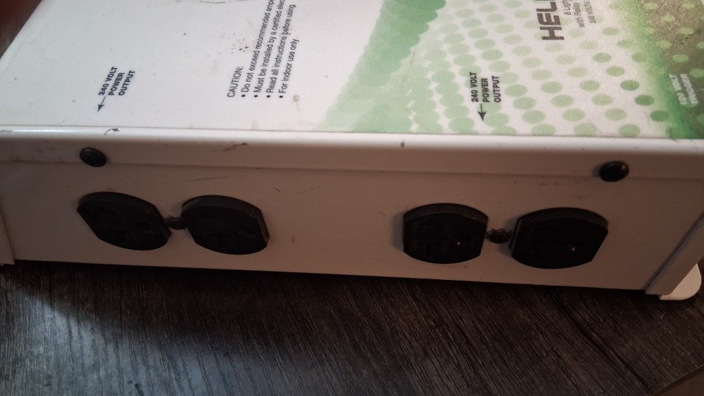 Titan Controls Helios8 240V Grow Light Controller Dual Trigger Model 702677