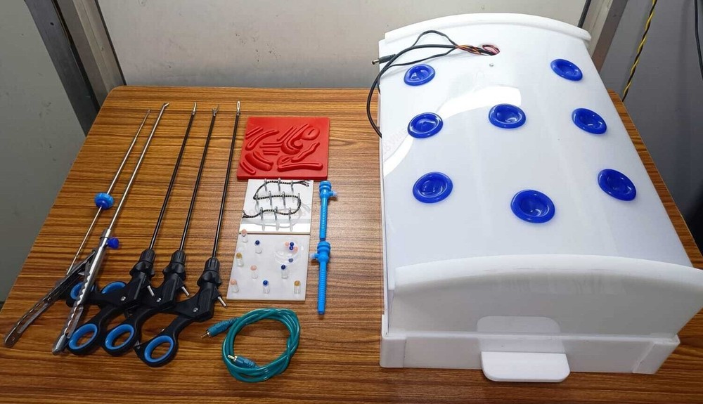 Laparoscopic Virtual Endotrainer Rectangular Shape with 5 Basic Training Set