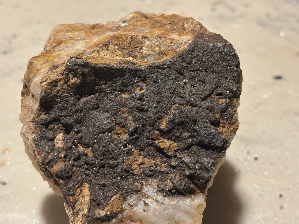 quartz gold ore 1.07 lb