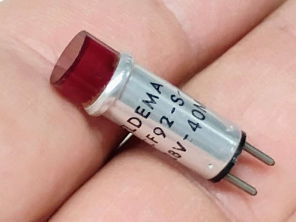 RED 28V Lamp C-Lite Miniature Indicator Warning Limit Dash Panel Light CF-92