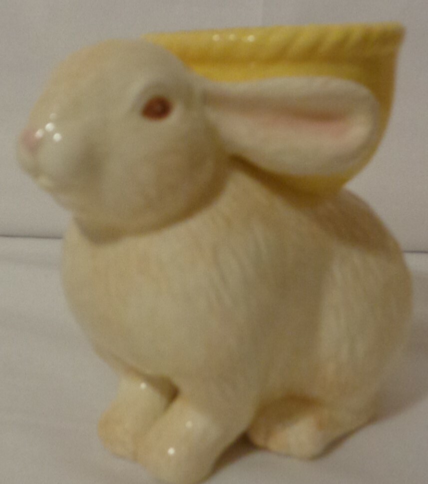 HALLMARK EASTER BUNNY RABBIT FIGURE LOT 3 TABLE DECOR EGG CUP CANDLE HOLDER