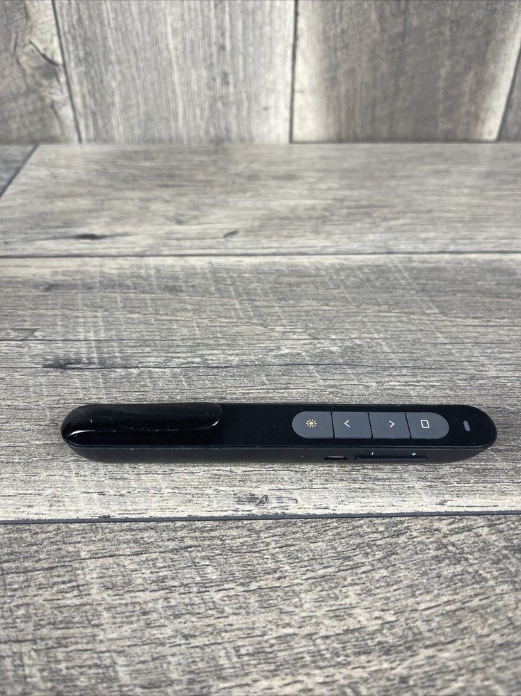 Wireless Presenter Pointer PowerPoint Clicker, RF 2.4GHz Mouse Volume (white)