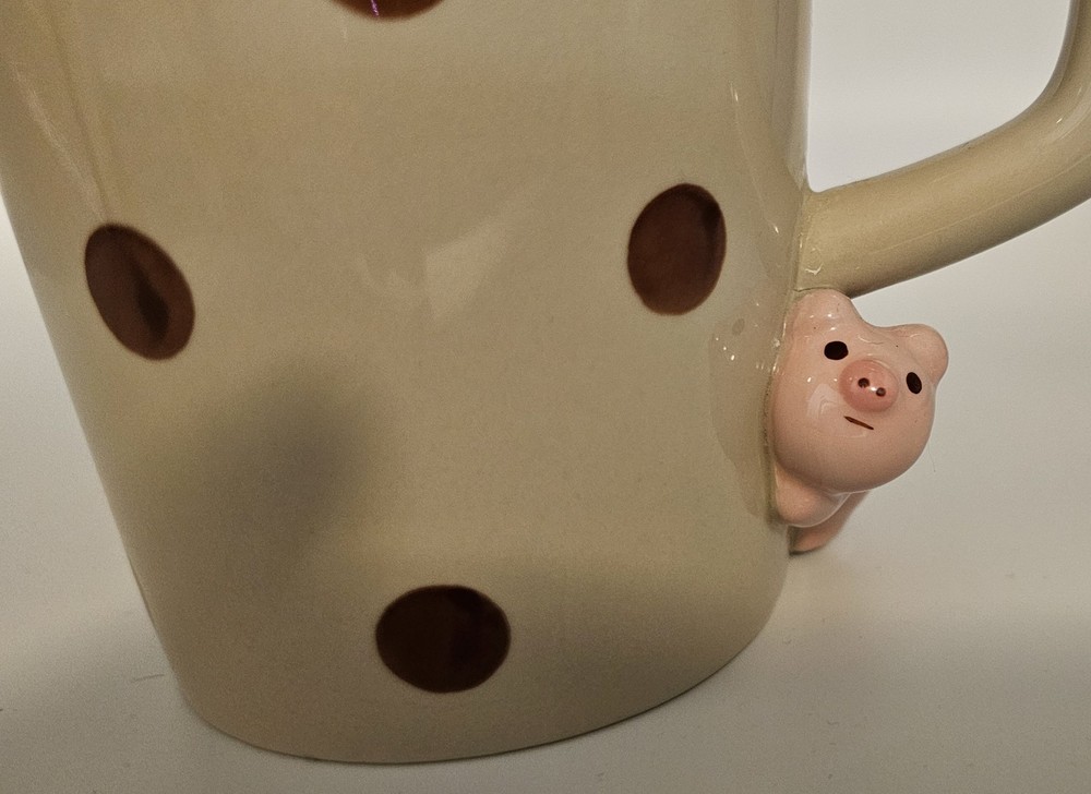 Concombre Decole Hiding Pig Mug with Polka Dots