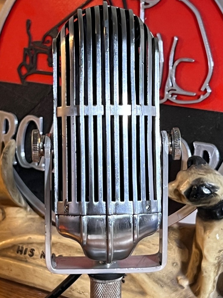 1940's era AMERICAN D9T Dynamic dual-element Microphone w/stand & cable
