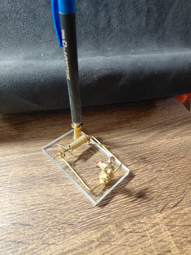 VTG Mouse Trap Pen And Note Holder