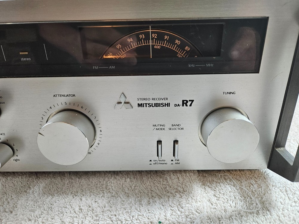 Mitsubishi DA-R7 Stereo receiver