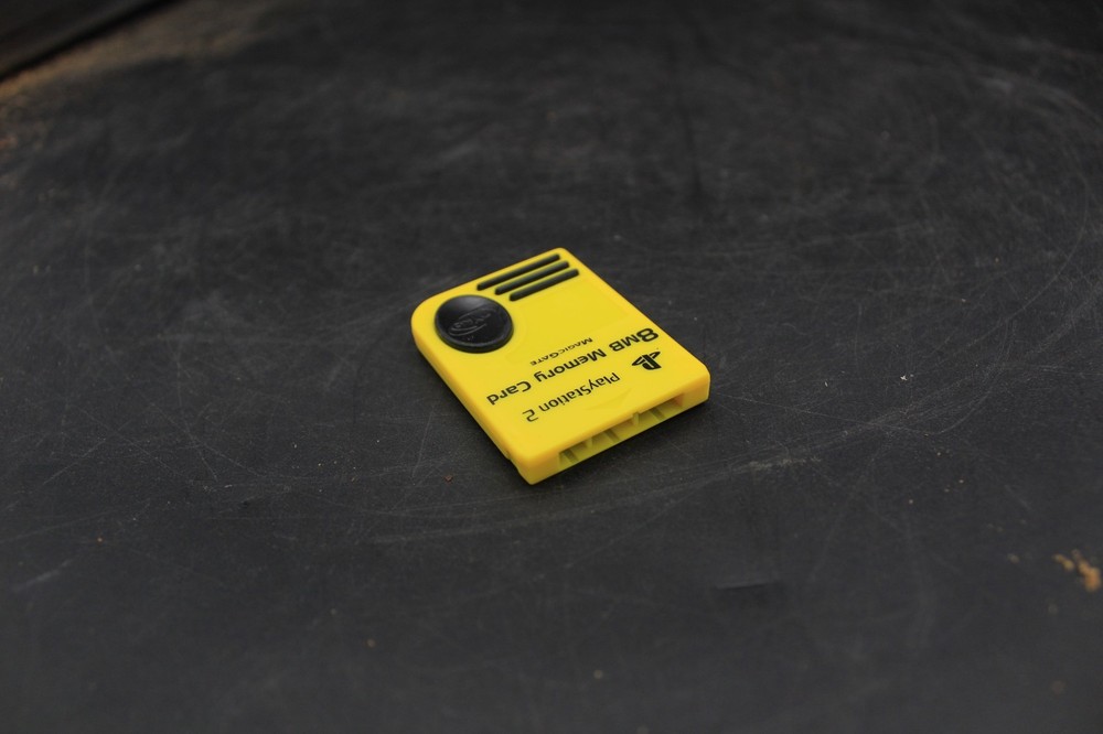 Sony PlayStation 2 Magic Gate 8MB Memory Card Yellow  *UNTESTED*