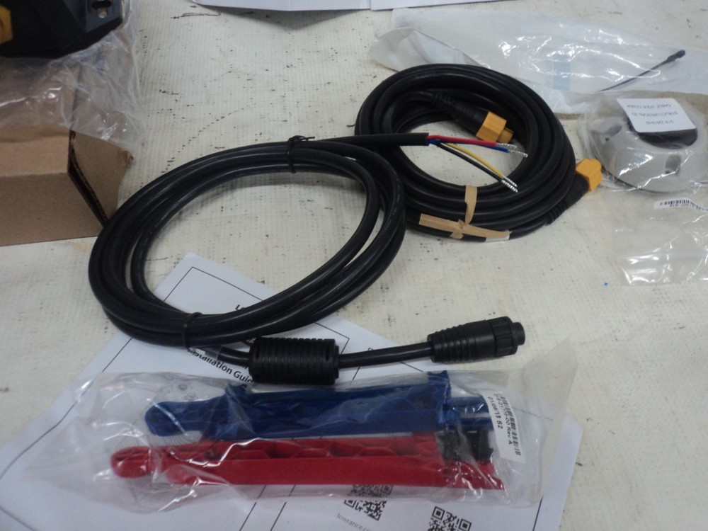 Lowrance hi resolution side scan unit.