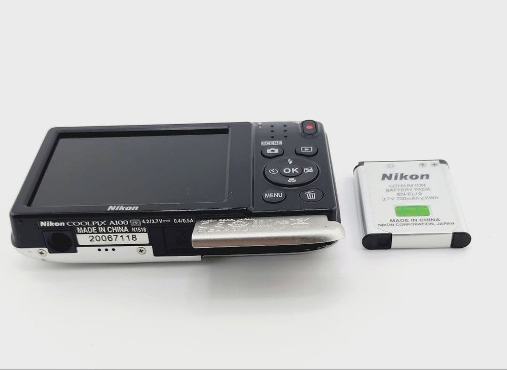 Nikon COOLPIX A100 Compact Digital Camera Silver Optical Zoom 5x