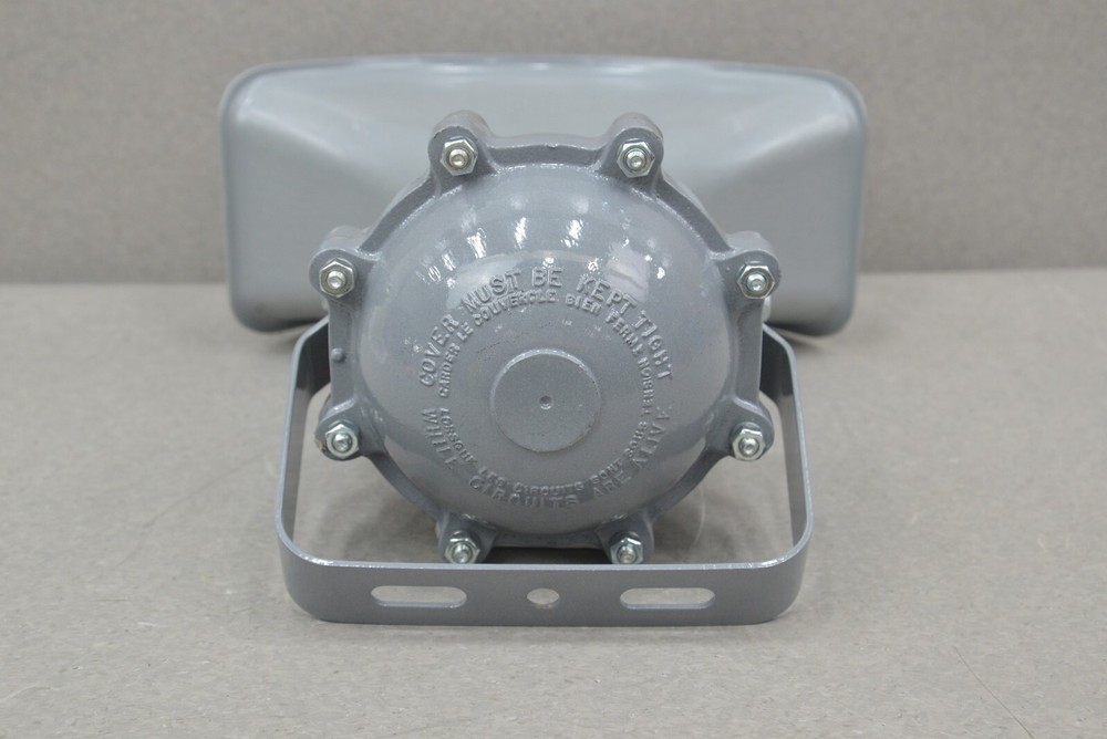Valcom V-1039A 7W/1 Way Explosion Proof Paging Horn/Amplifier Assembly & Bracket