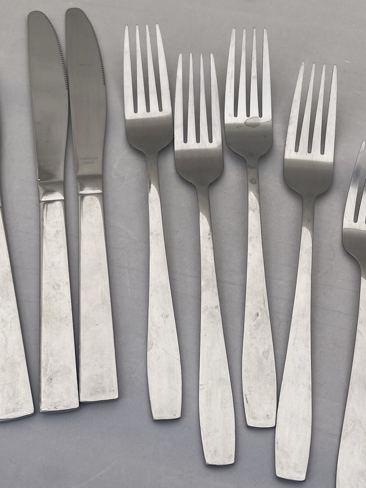 Unbranded Stainless Steel Flatware Set Plain Smooth 20 Piece See Size Bigger