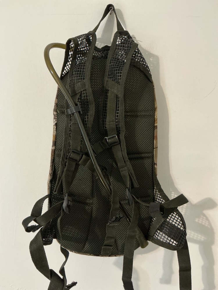 Game Winner camo hiking backpack, small, with 1L hydration pack
