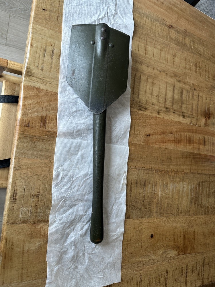 ORIGINAL WWII US ARMY M1943 COMBAT FIELD FOLDING SHOVEL-DATED 1944, AMES