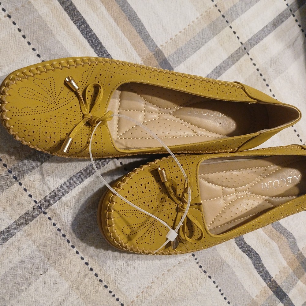Bown Kecome Sanduls Size 11