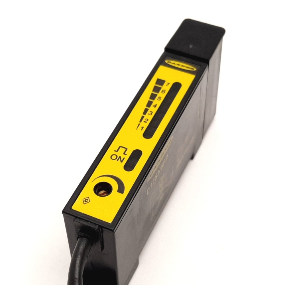 Banner D12SN6FP Plastic Fiber Optic Sensor, Input: 10-30VDC, Output: NPN