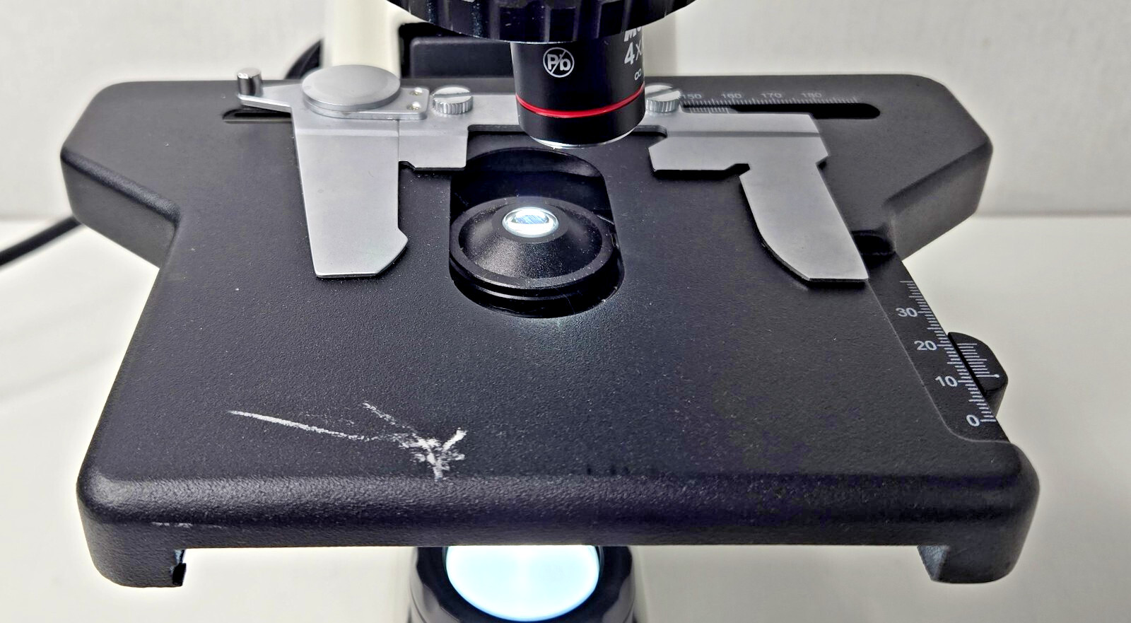 Motic BA210E LED Compound Binocular Microscope with 4X/0.10 Objective Tested