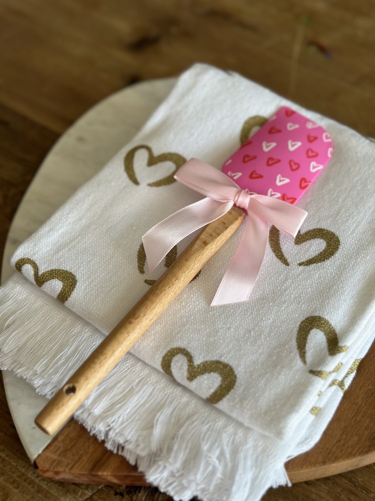 Assorted gift kit with different brands. Perfect for differente occasions.