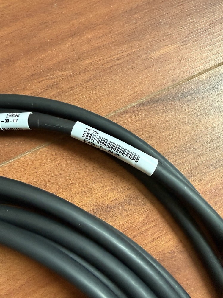 Cisco STACK-T1-3M stacking cables